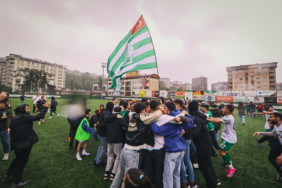 Çayelispor 30 yıl sonra TFF 3. Lig'e yükseldi