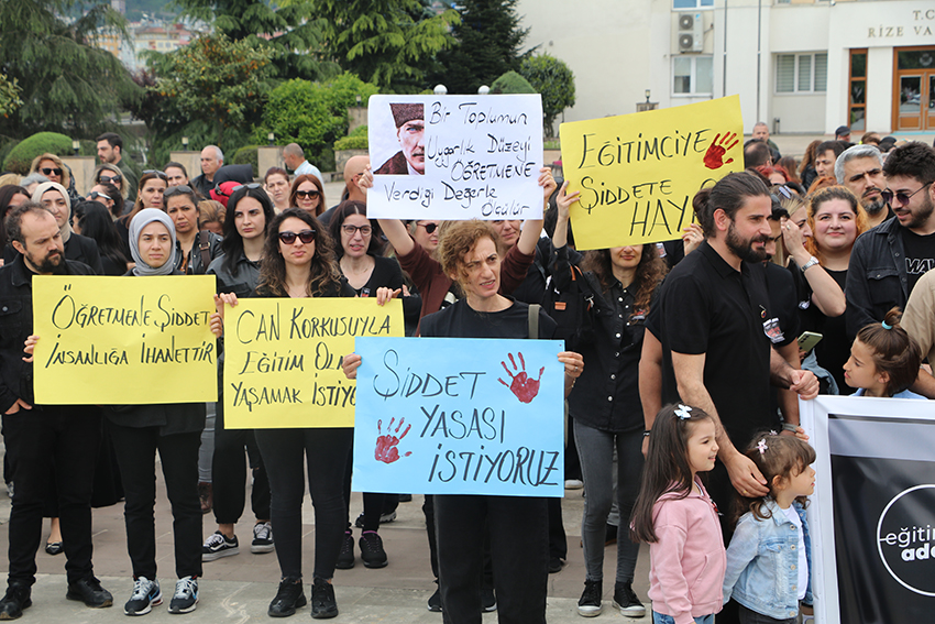 Rize'de eğitimciler şiddete karşı birleşti
