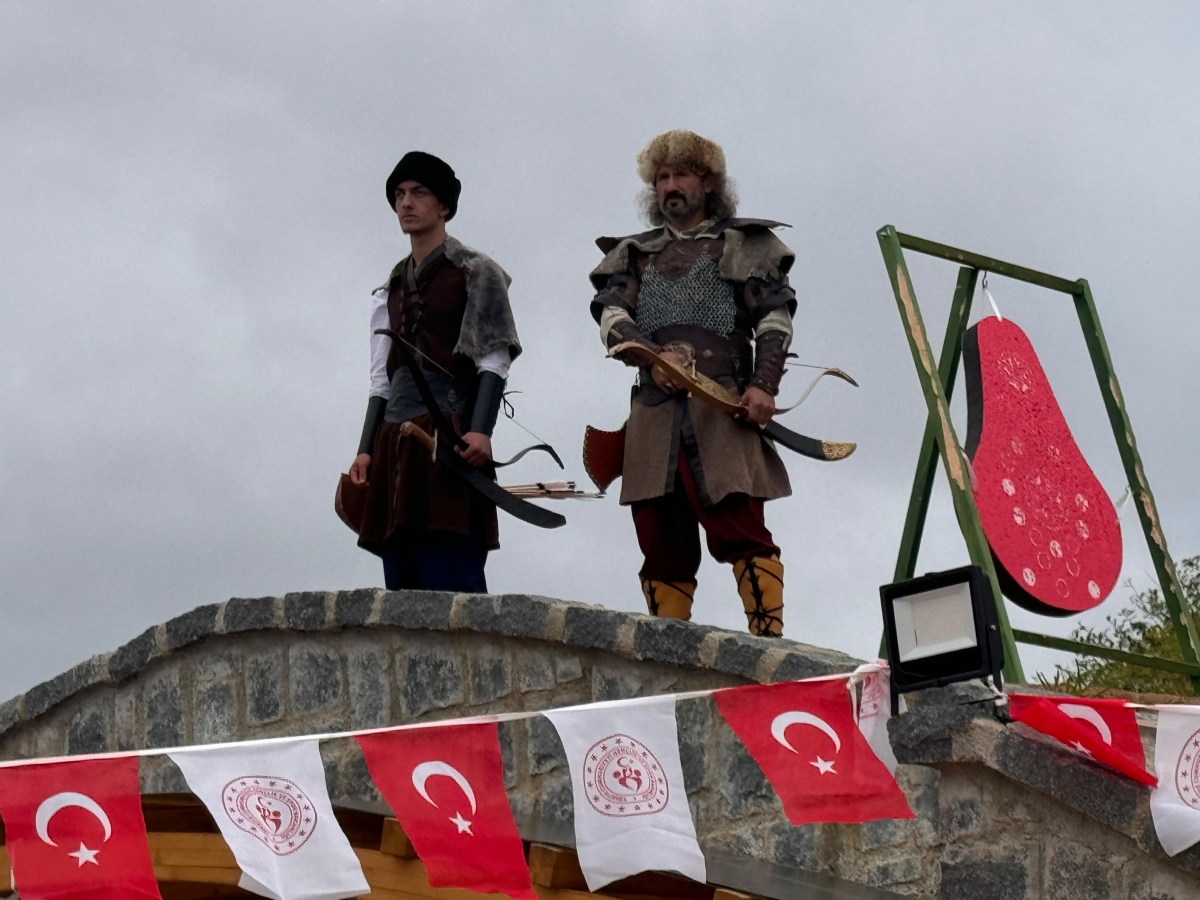 Tarihi Ciha Kalesi'nde 19 Mayıs