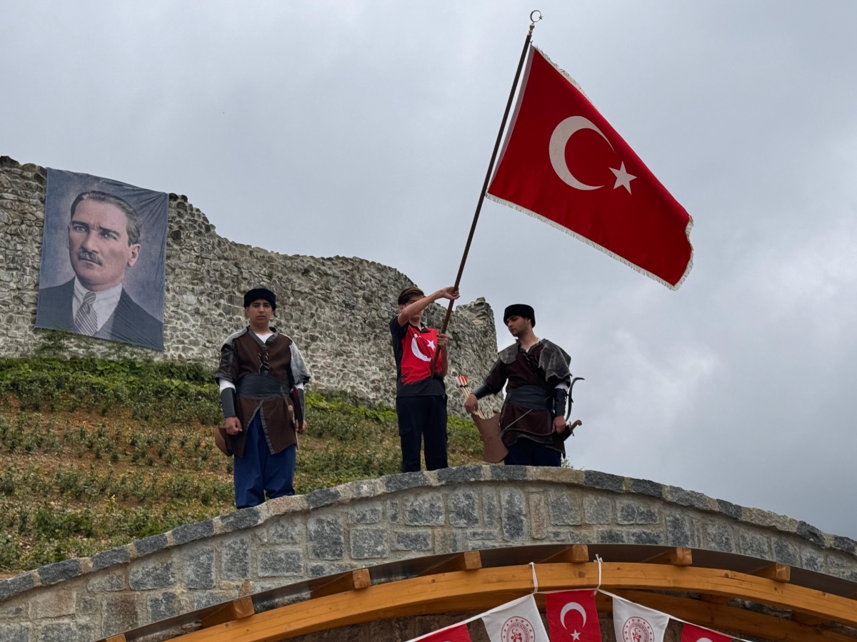 Tarihi Ciha Kalesi'nde 19 Mayıs