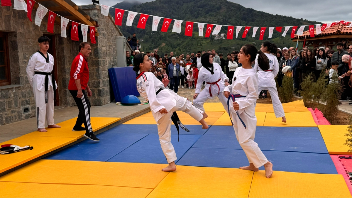 Tarihi Ciha Kalesi'nde 19 Mayıs