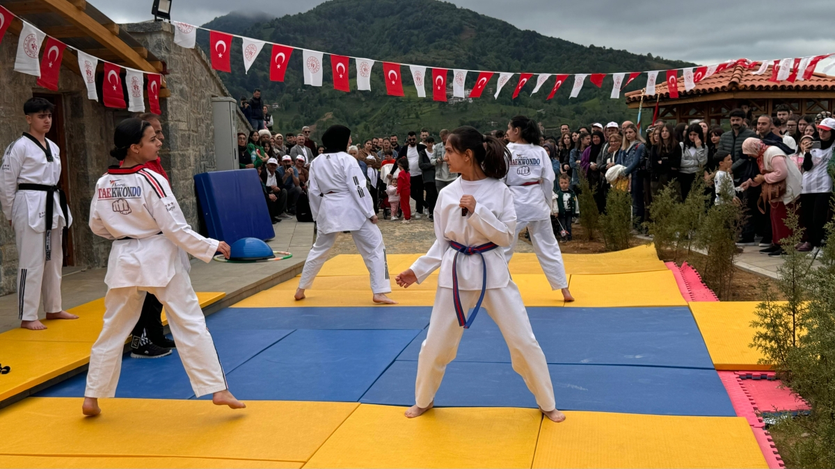 Tarihi Ciha Kalesi'nde 19 Mayıs