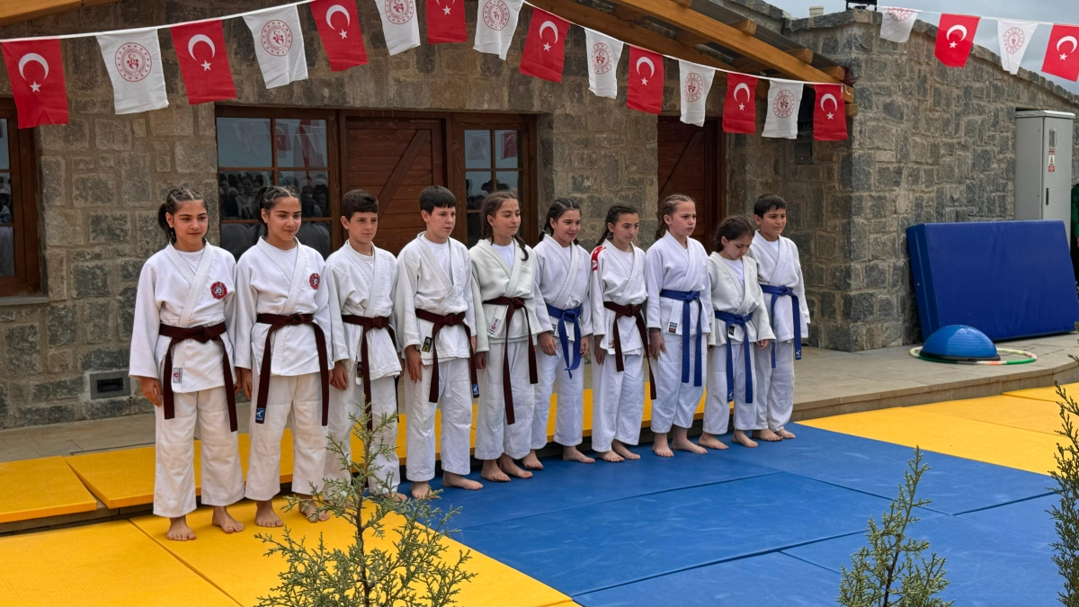 Tarihi Ciha Kalesi'nde 19 Mayıs