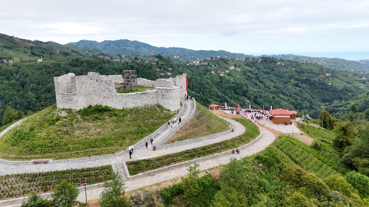 Tarihi Ciha Kalesi'nde 19 Mayıs