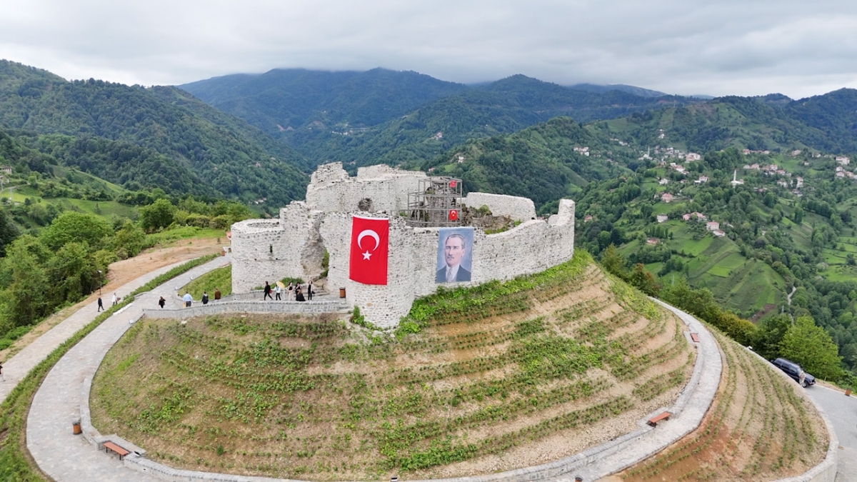 Tarihi Ciha Kalesi'nde 19 Mayıs