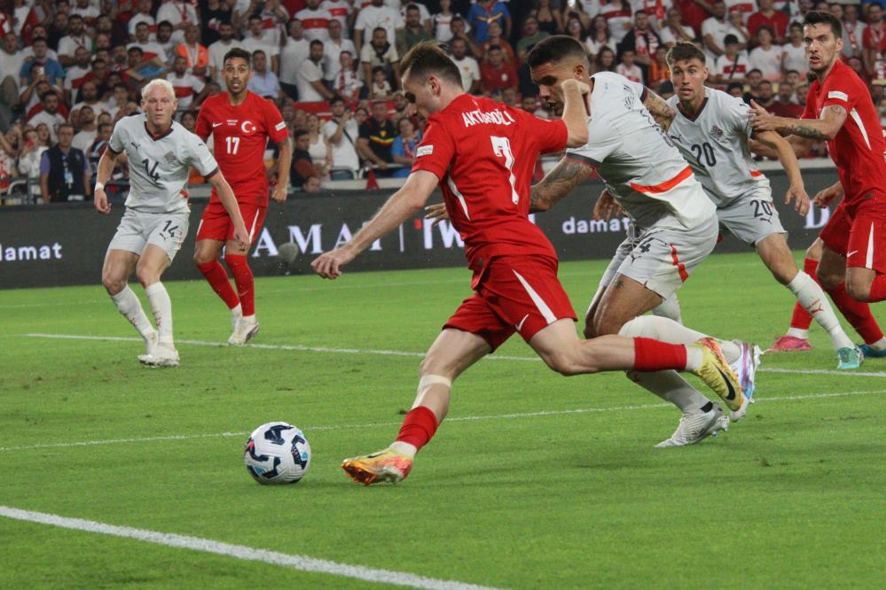 Türkiye - İzlanda'yı Keremle geçti