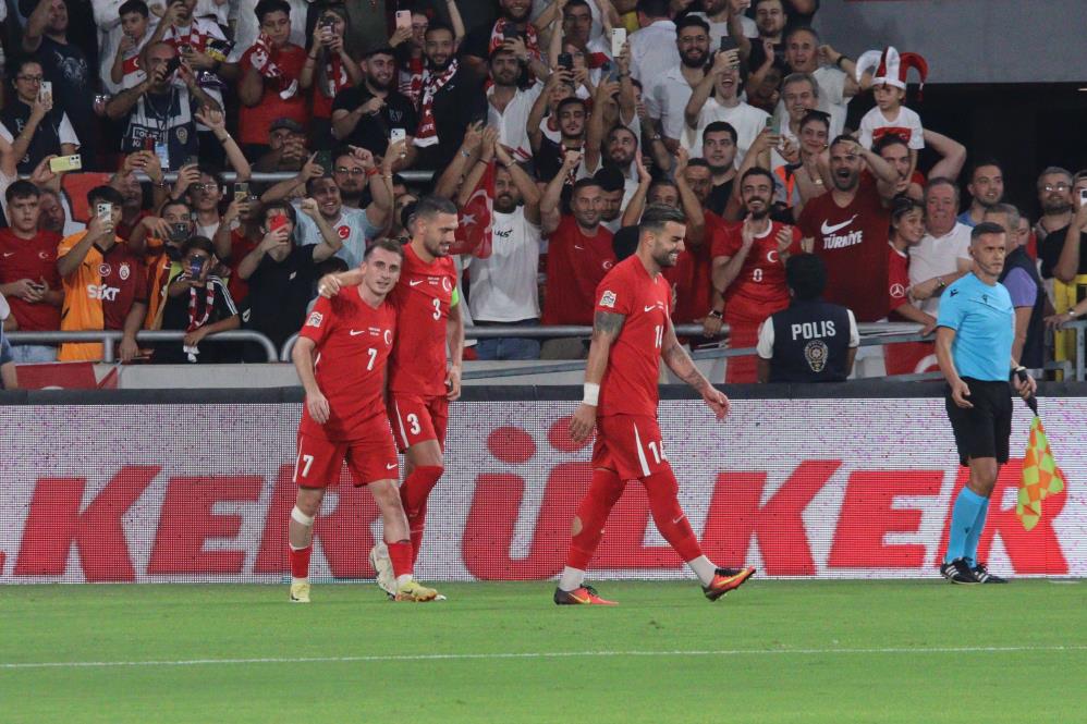 Türkiye - İzlanda'yı Keremle geçti