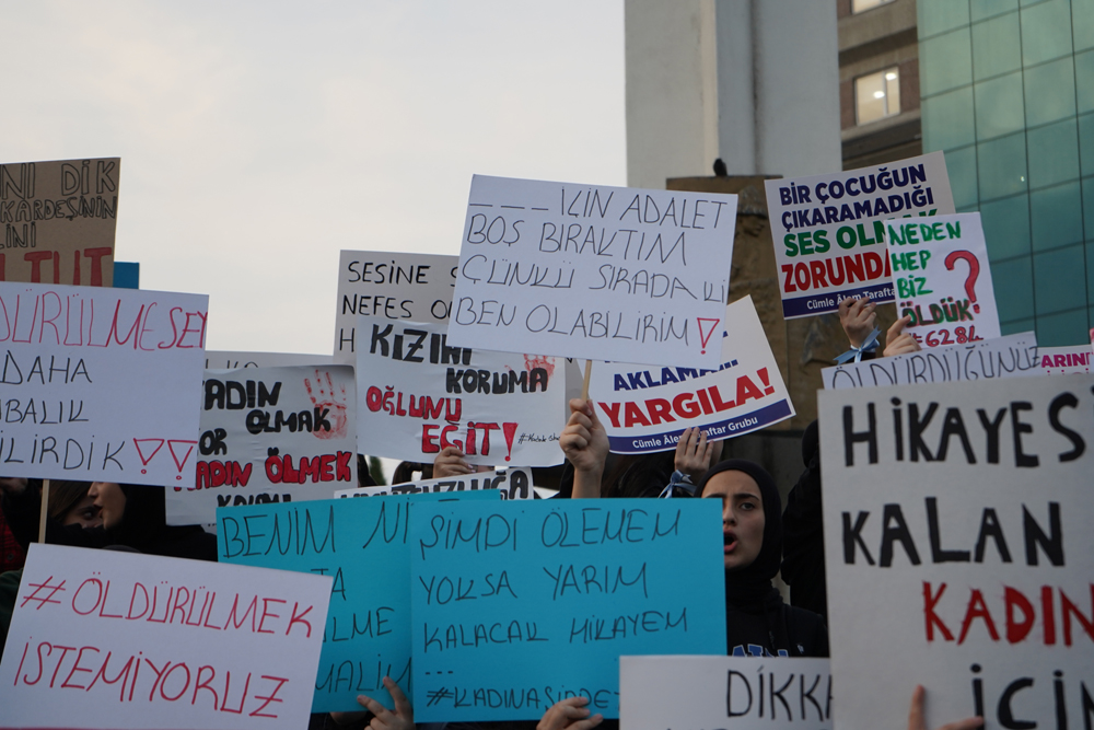 Rize'de kadına şiddete ve çocuk istismarına karşı protesto