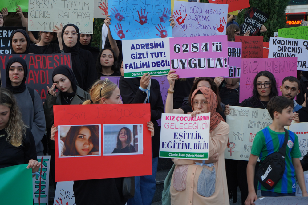 Rize'de kadına şiddete ve çocuk istismarına karşı protesto
