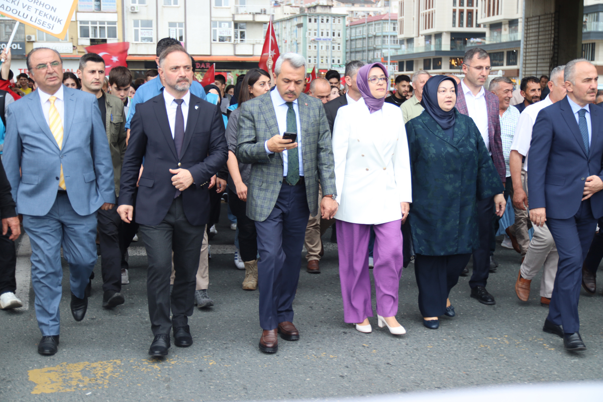 Gastro Rize kortej yürüyüşü ile başladı