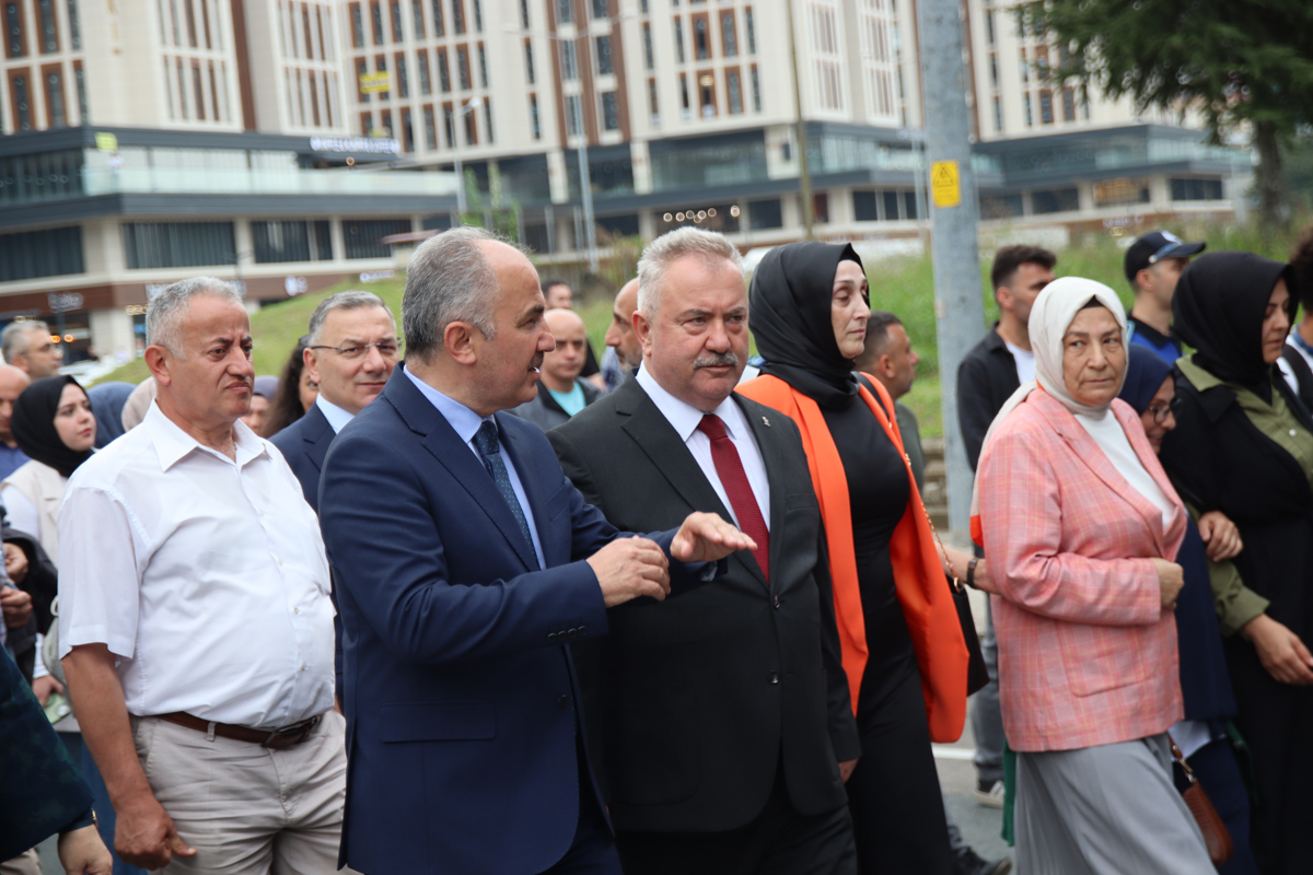 Gastro Rize kortej yürüyüşü ile başladı