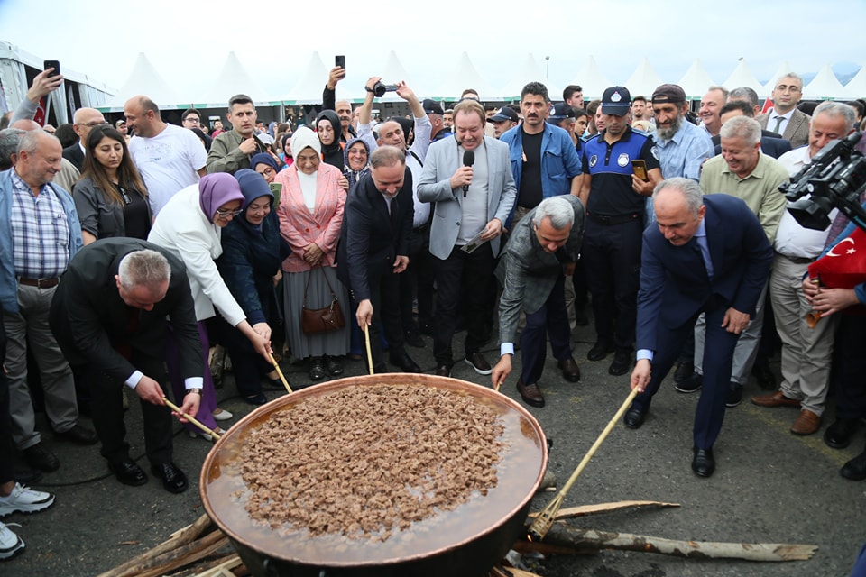 Gastro Rize kortej yürüyüşü ile başladı