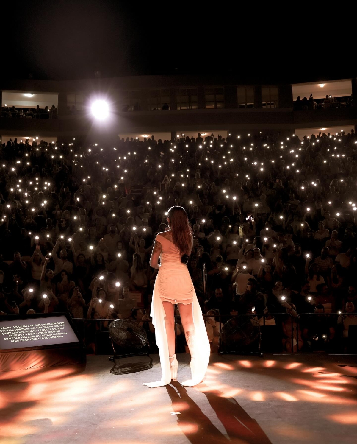 Melek Mosso konserlerine yoğun ilgi
