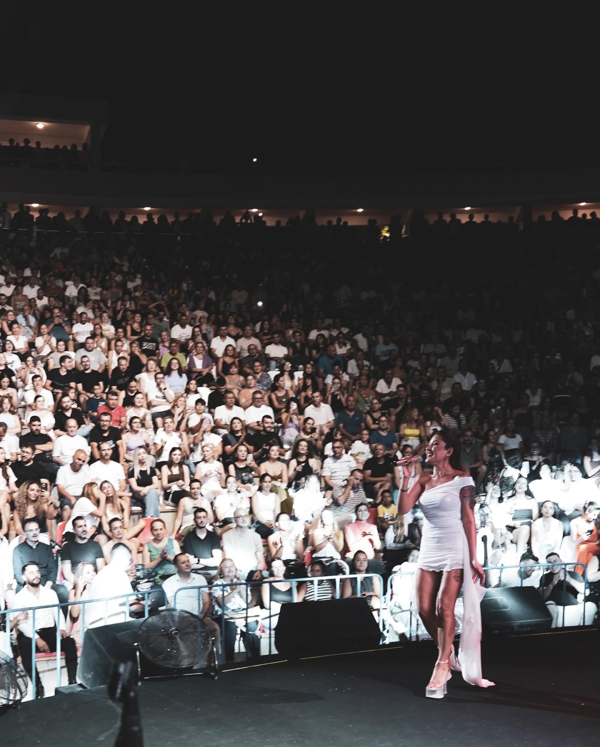 Melek Mosso konserlerine yoğun ilgi