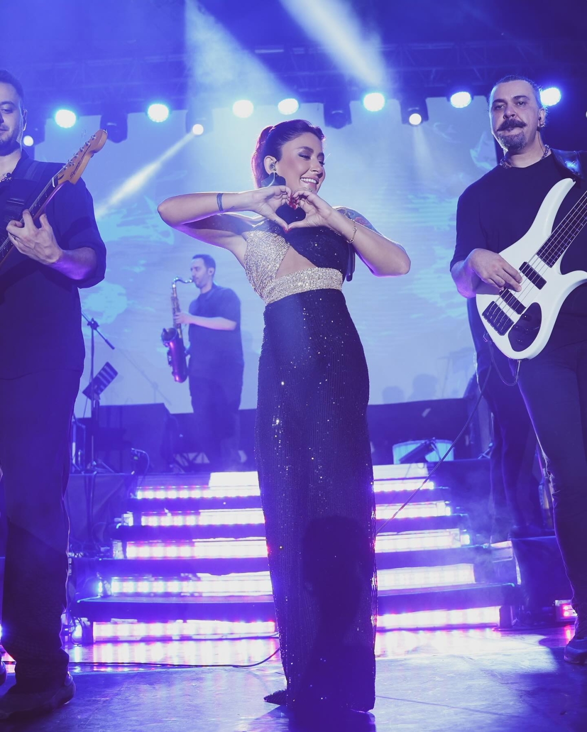 Melek Mosso konserlerine yoğun ilgi