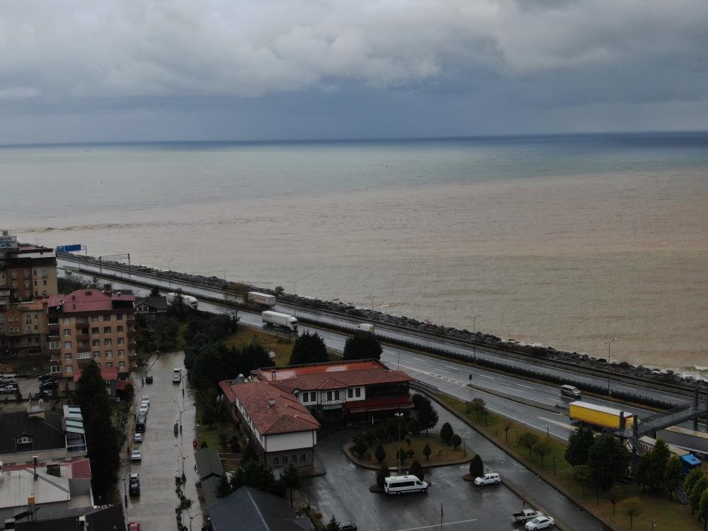 Çayeli'nde heyelan