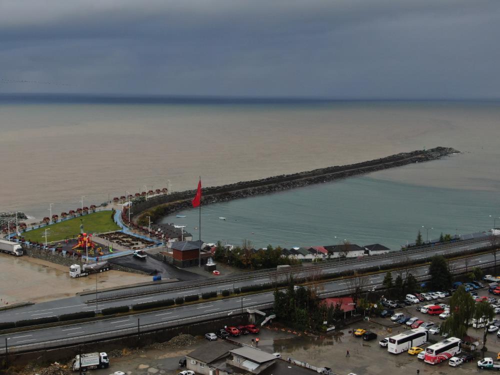 Çayeli'nde heyelan