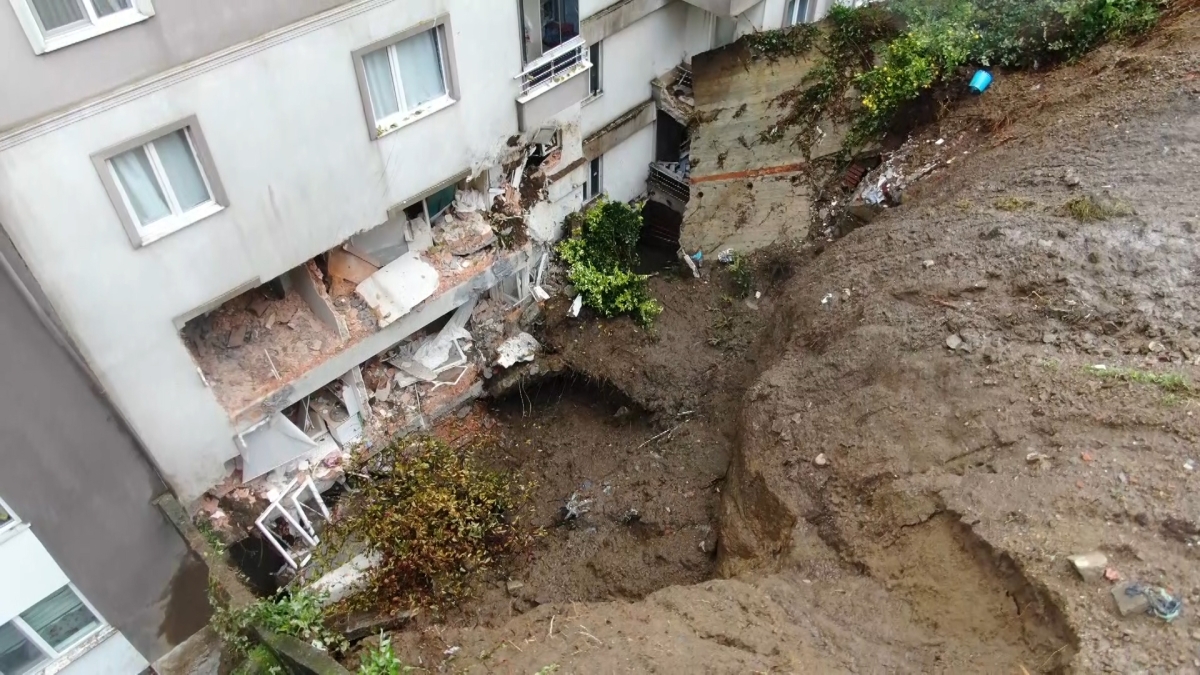 Çayeli'nde heyelan