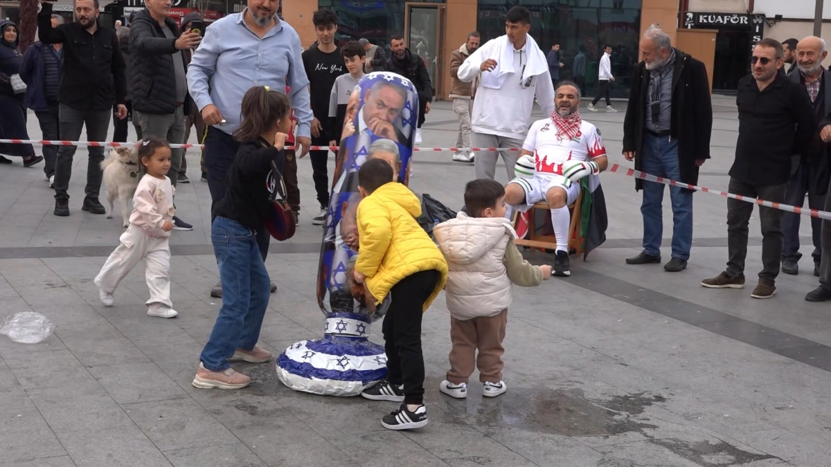 Rize'de İsrail protestosu