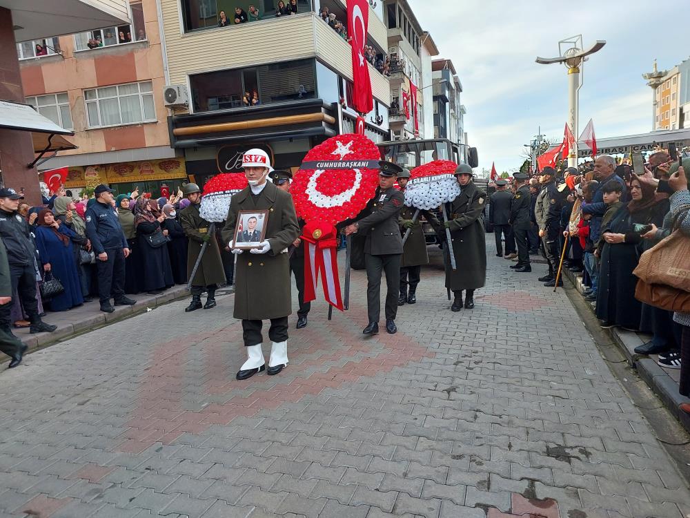 Rize şehidini uğurladı