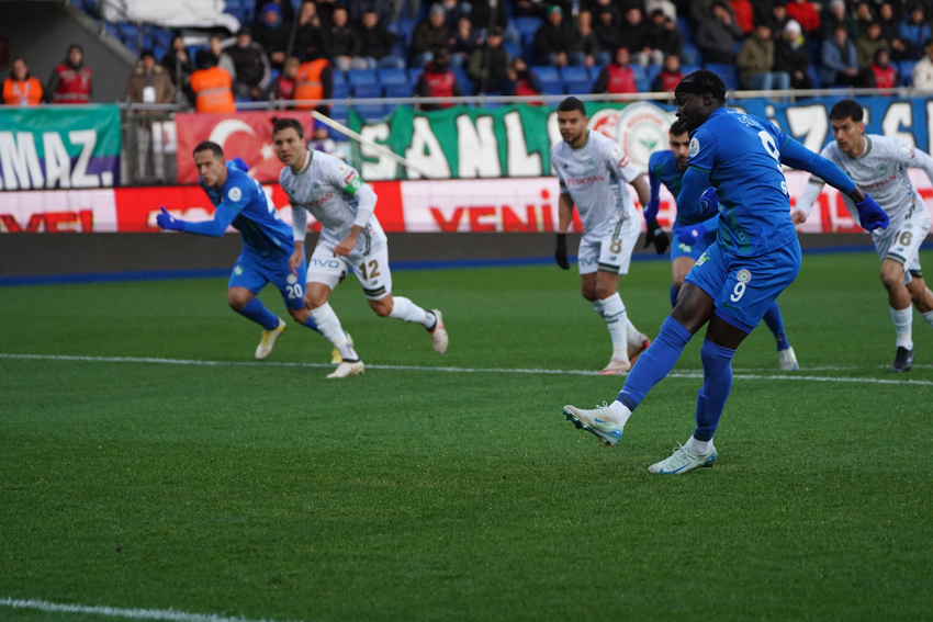 Rizespor Konyaspor maçı fotoğrafları
