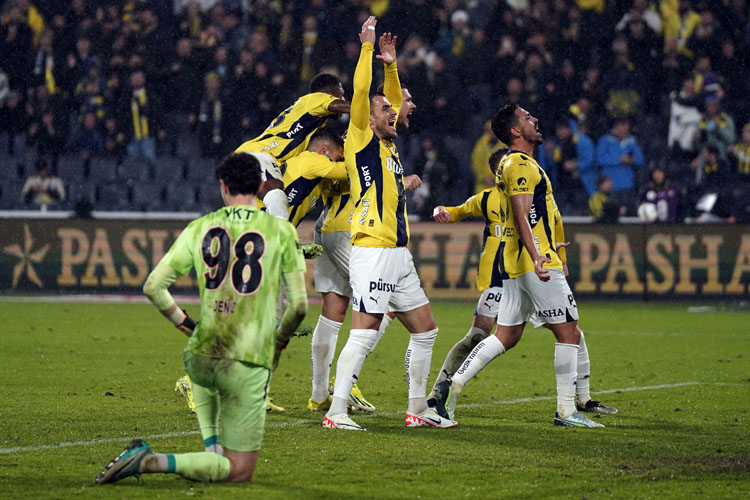 Fenerbahçe - Başakşehir maçı fotoğrafları