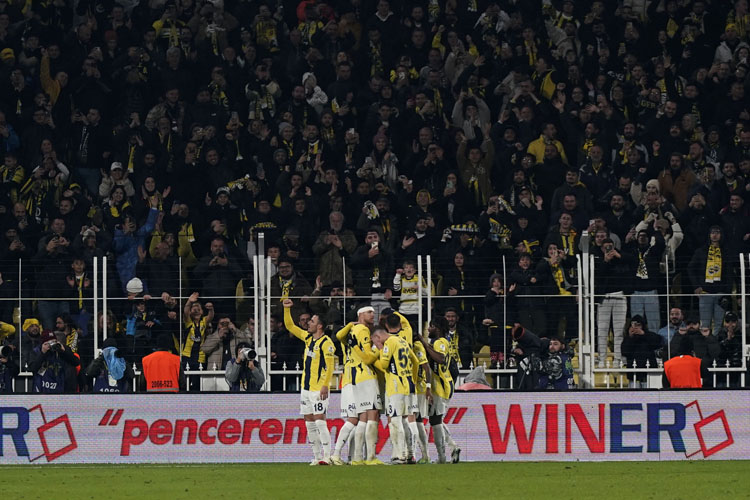 Fenerbahçe - Başakşehir maçı fotoğrafları