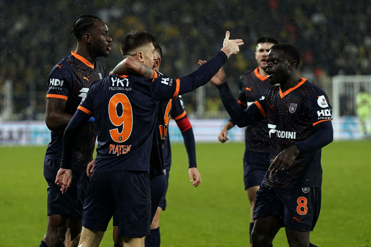 Fenerbahçe - Başakşehir maçı fotoğrafları