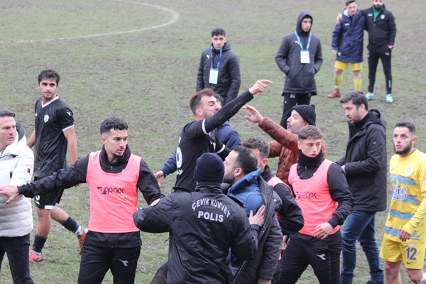 TFF 2. Lig’de maç sonu ortalık karıştı