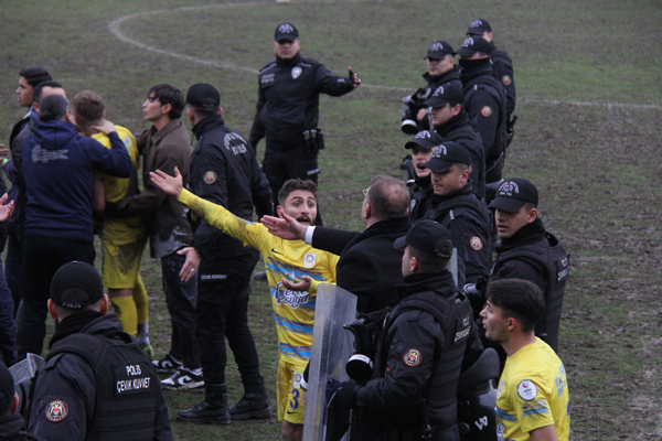 TFF 2. Lig’de maç sonu ortalık karıştı