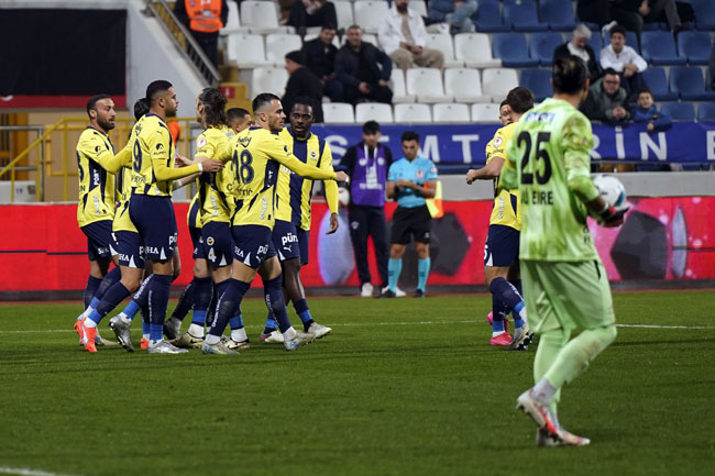 Kasımpaşa - Fenerbahçe maçı fotoğrafları