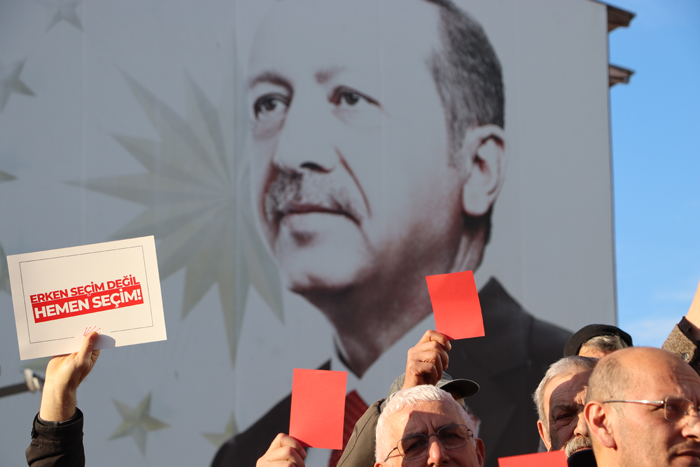 CHP Rize'den Cumhurbaşkanı Erdoğan'a kırmızı kart