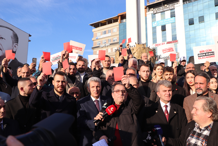 CHP Rize'den Cumhurbaşkanı Erdoğan'a kırmızı kart
