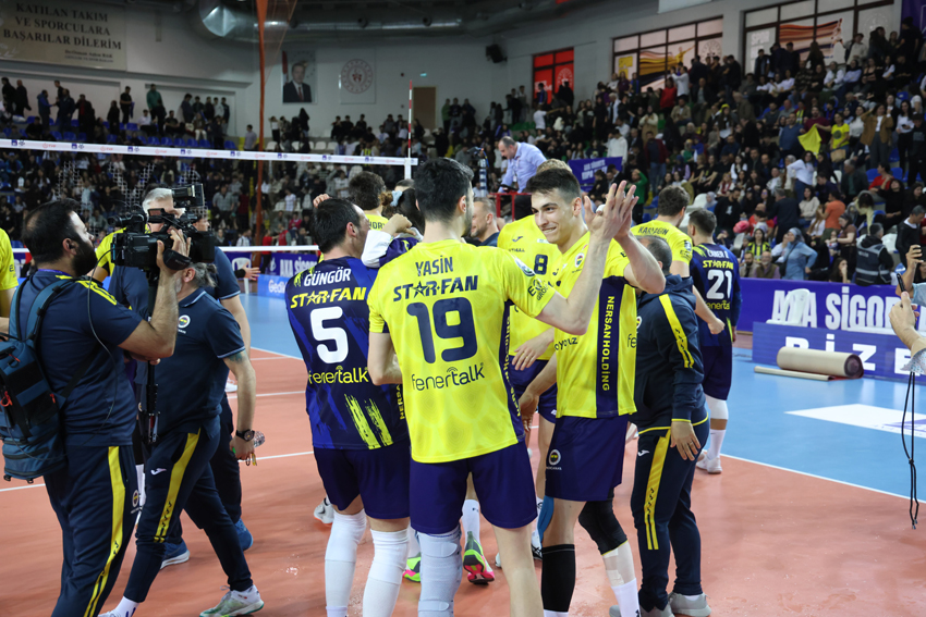 Fenerbahçe - Halkbank voleybol maçı fotoğraflar