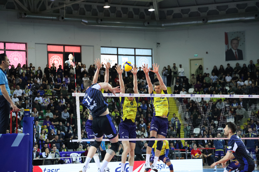 Fenerbahçe - Halkbank voleybol maçı fotoğraflar