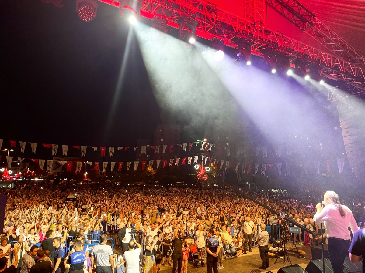 Volkan Konak konser fotoğrafları
