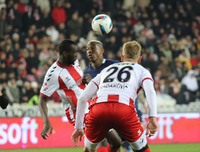 Sivasspor - Fenerbahçe maçı fotoğrafları