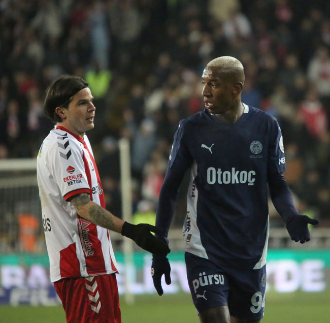 Sivasspor - Fenerbahçe maçı fotoğrafları