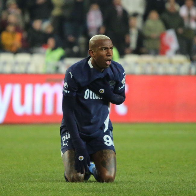 Sivasspor - Fenerbahçe maçı fotoğrafları