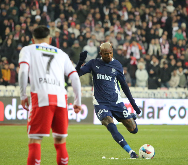 Sivasspor - Fenerbahçe maçı fotoğrafları