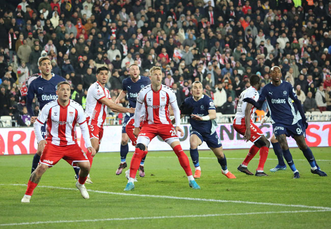 Sivasspor - Fenerbahçe maçı fotoğrafları