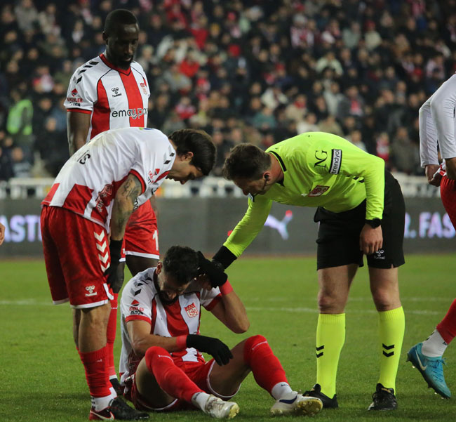Sivasspor - Fenerbahçe maçı fotoğrafları