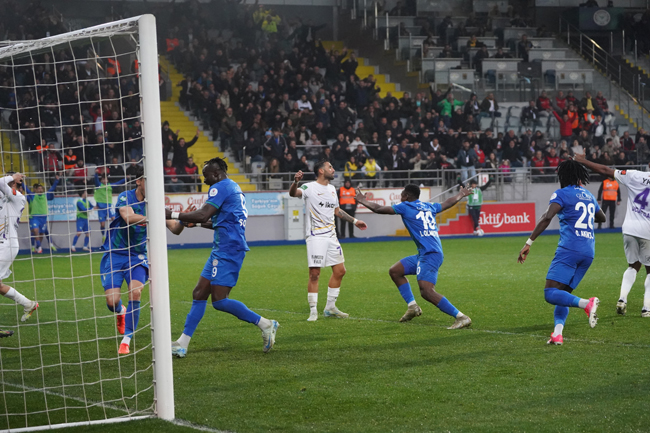 Çaykur Rizespor - Eyüpspor maçı fotoğrafları
