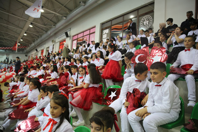 Rize'de coşkulu 23 Nisan etkinlikleri