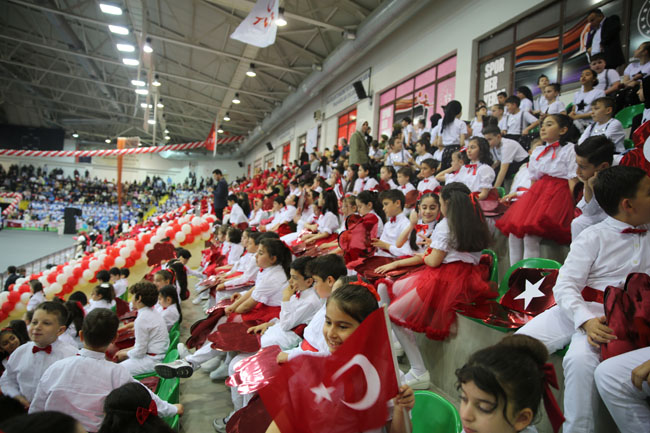 Rize'de coşkulu 23 Nisan etkinlikleri