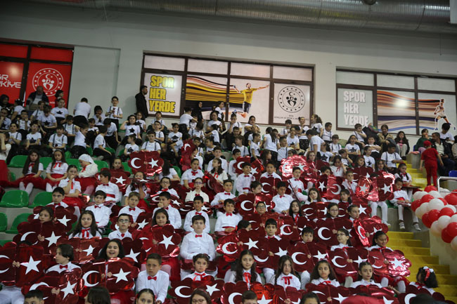 Rize'de coşkulu 23 Nisan etkinlikleri