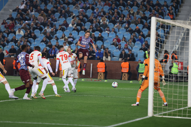 Trabzonspor - Göztepe maçı fotoğrafları