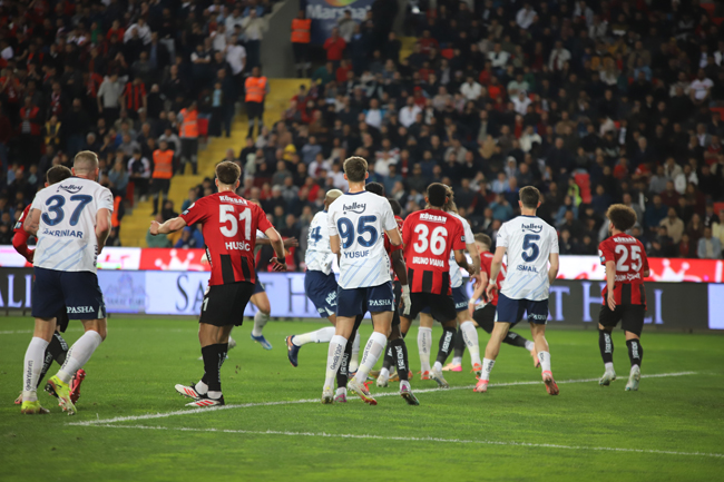 Gaziantep - Fenerbahçe maçı fotoğrafları