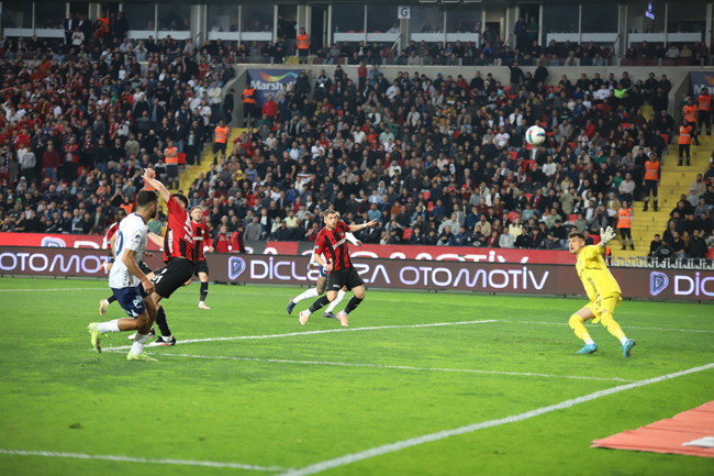 Gaziantep - Fenerbahçe maçı fotoğrafları