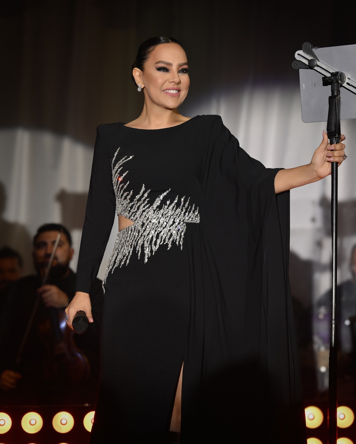 Ebru gündeş hayranları konserleri tıklım tıklım dolduruyor